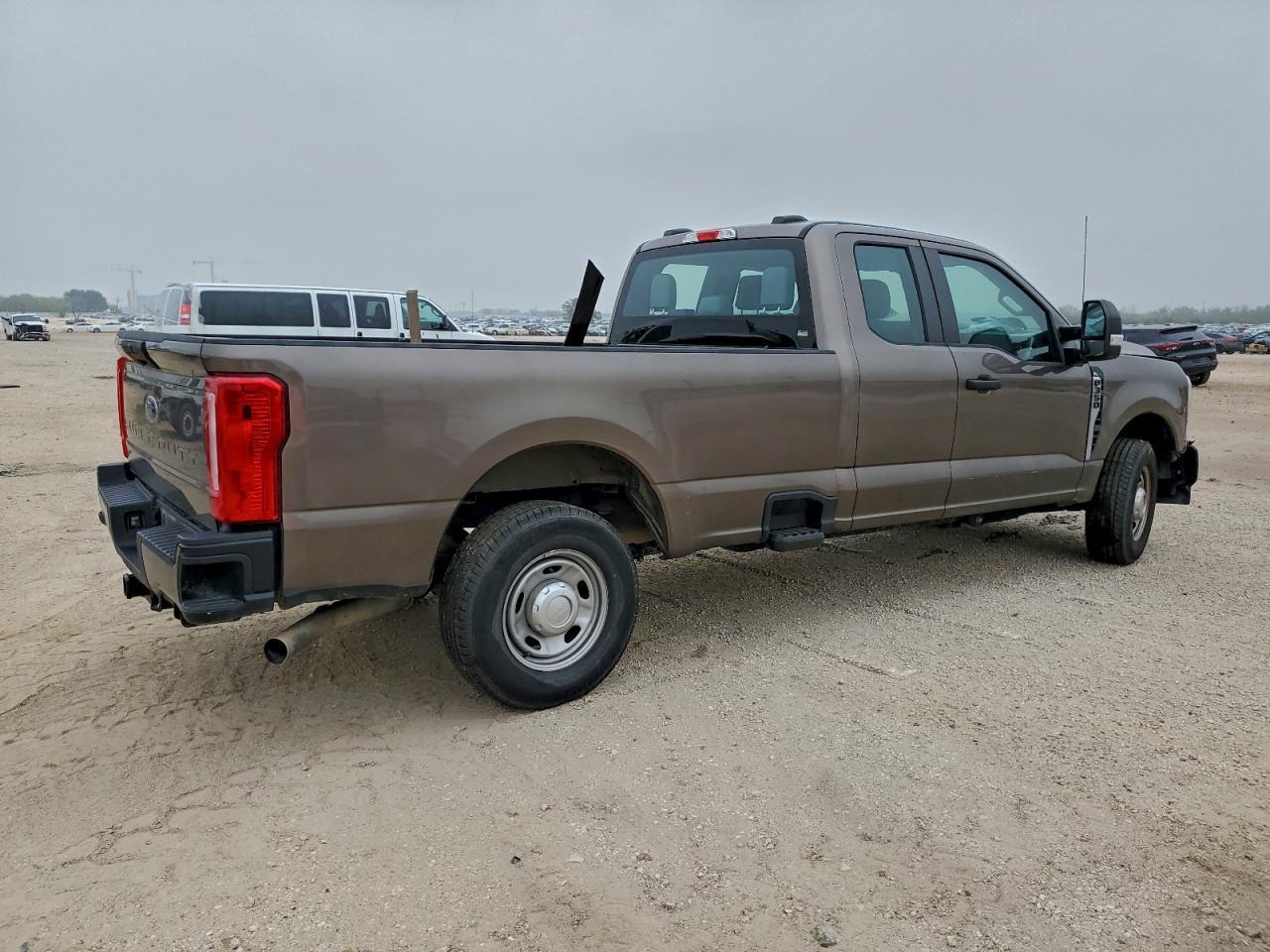 2023 Ford F350 Xl Rwd 6.8L V-8 Long Box - Фото 3