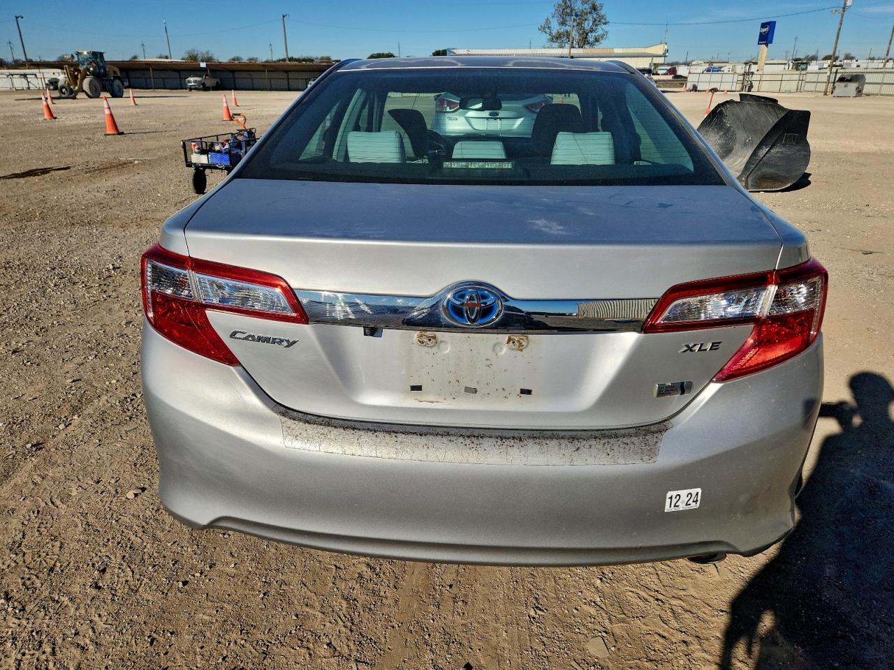 2014 Toyota Camry Hybrid - Image 6