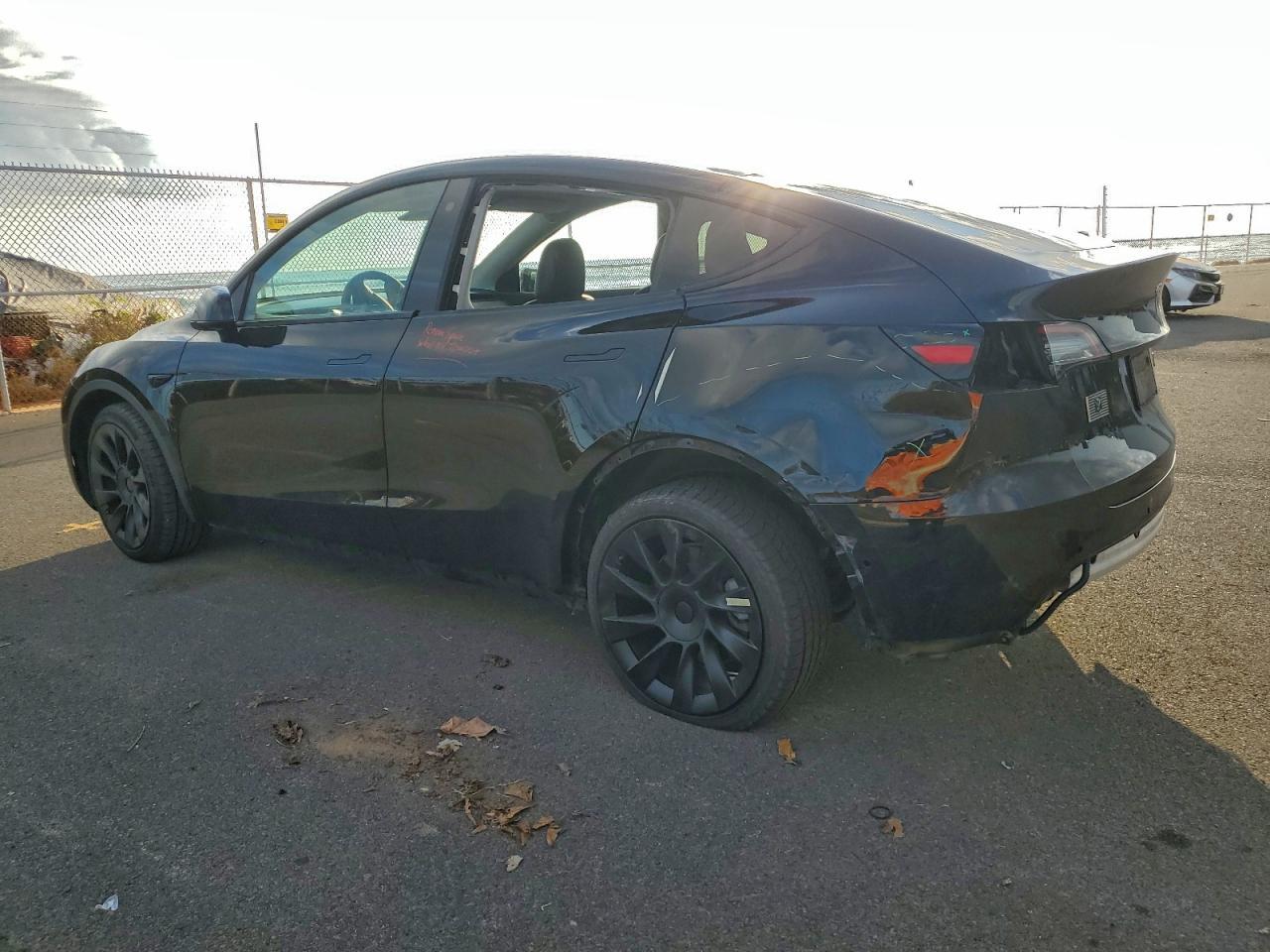 2021 Tesla Model Y - Image 2