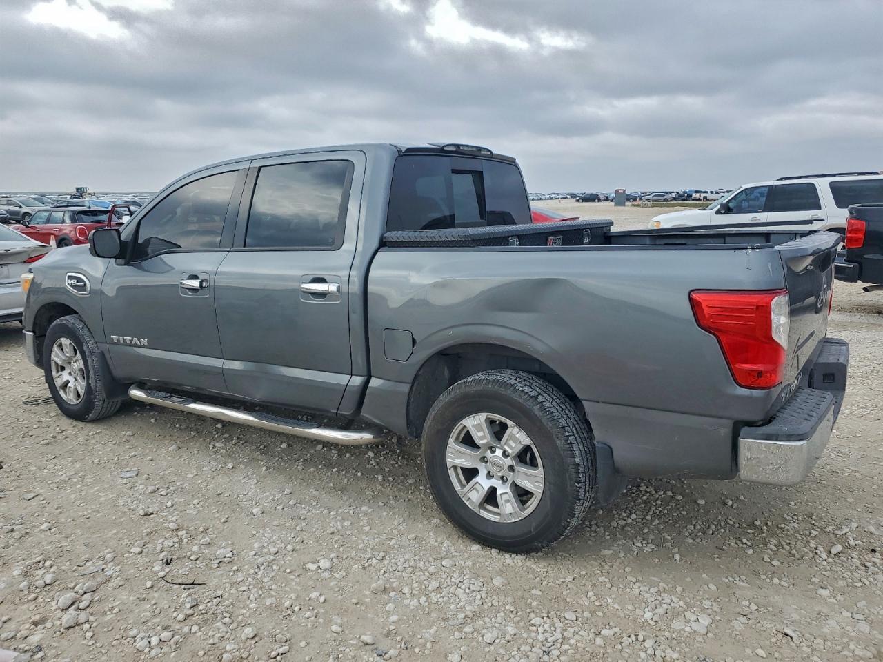 2017 Nissan Titan S - Фото 2