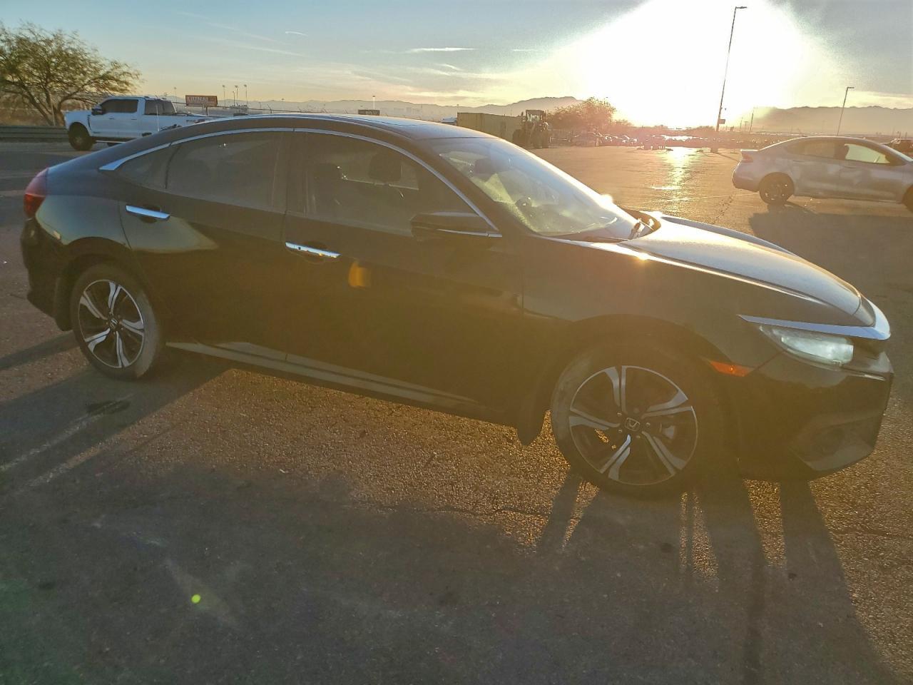 2016 Honda Civic Touring - Фото 4