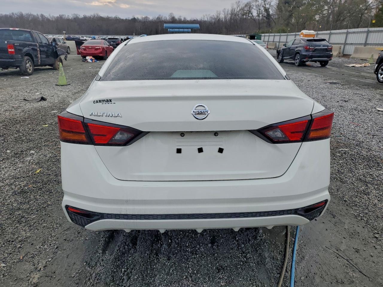 2022 Nissan Altima S - Image 6