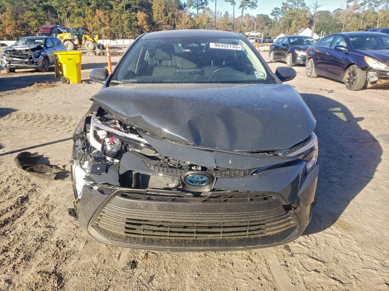 2025 Toyota Corolla Le - Фото 5