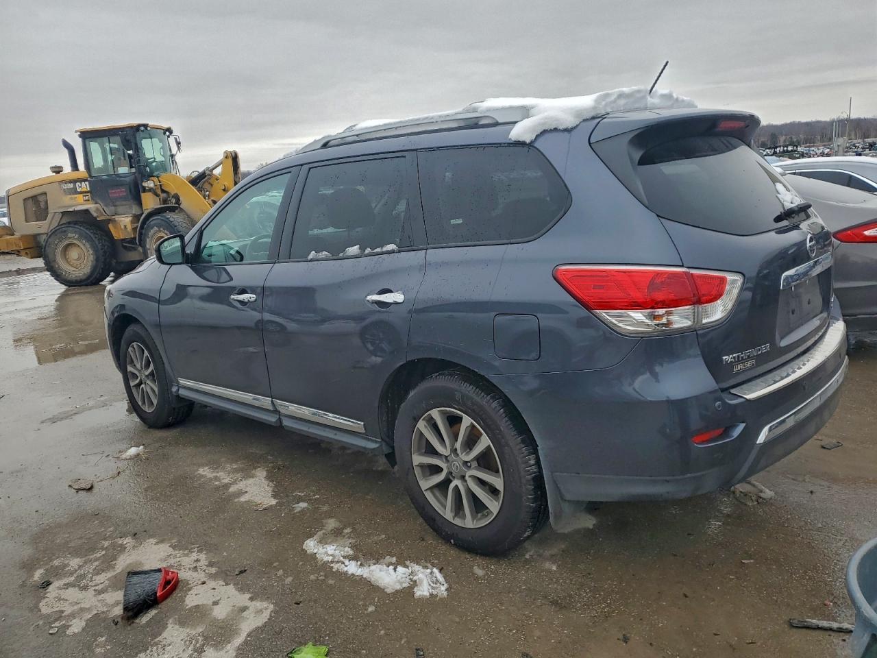 2014 Nissan Pathfinder Sl - Image 2