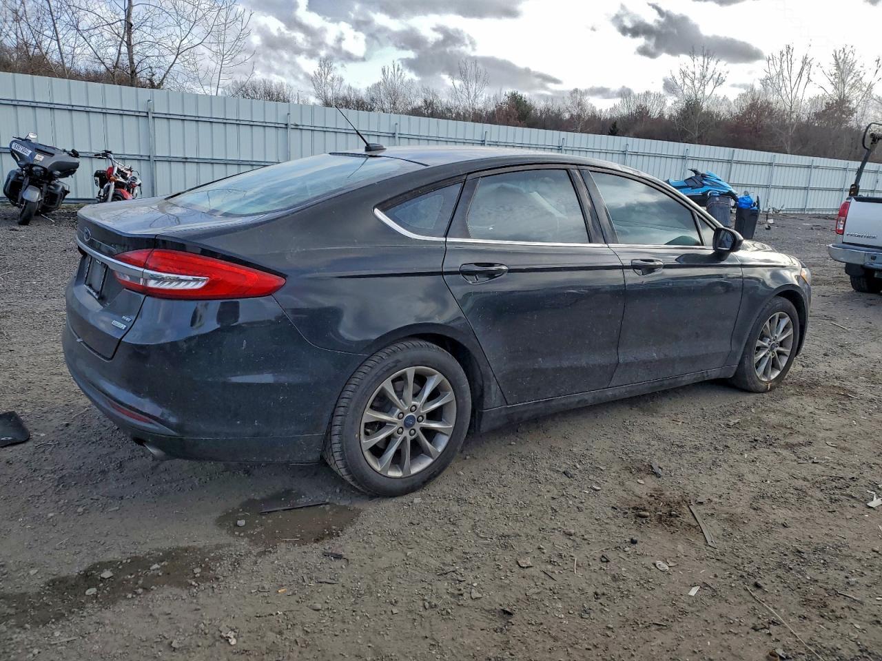 2017 Ford Fusion Se - Фото 3