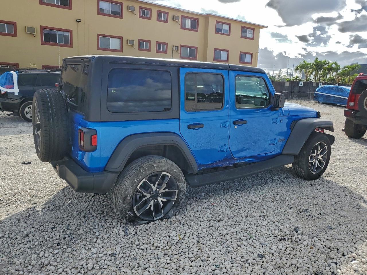 2025 Jeep Wrangler Sport 4Xe - Фото 3