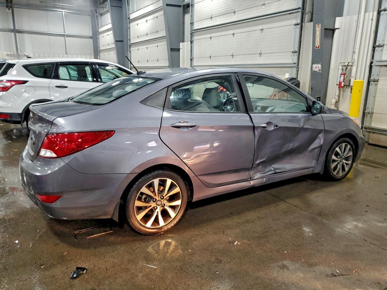 2017 Hyundai Accent Se - Фото 3