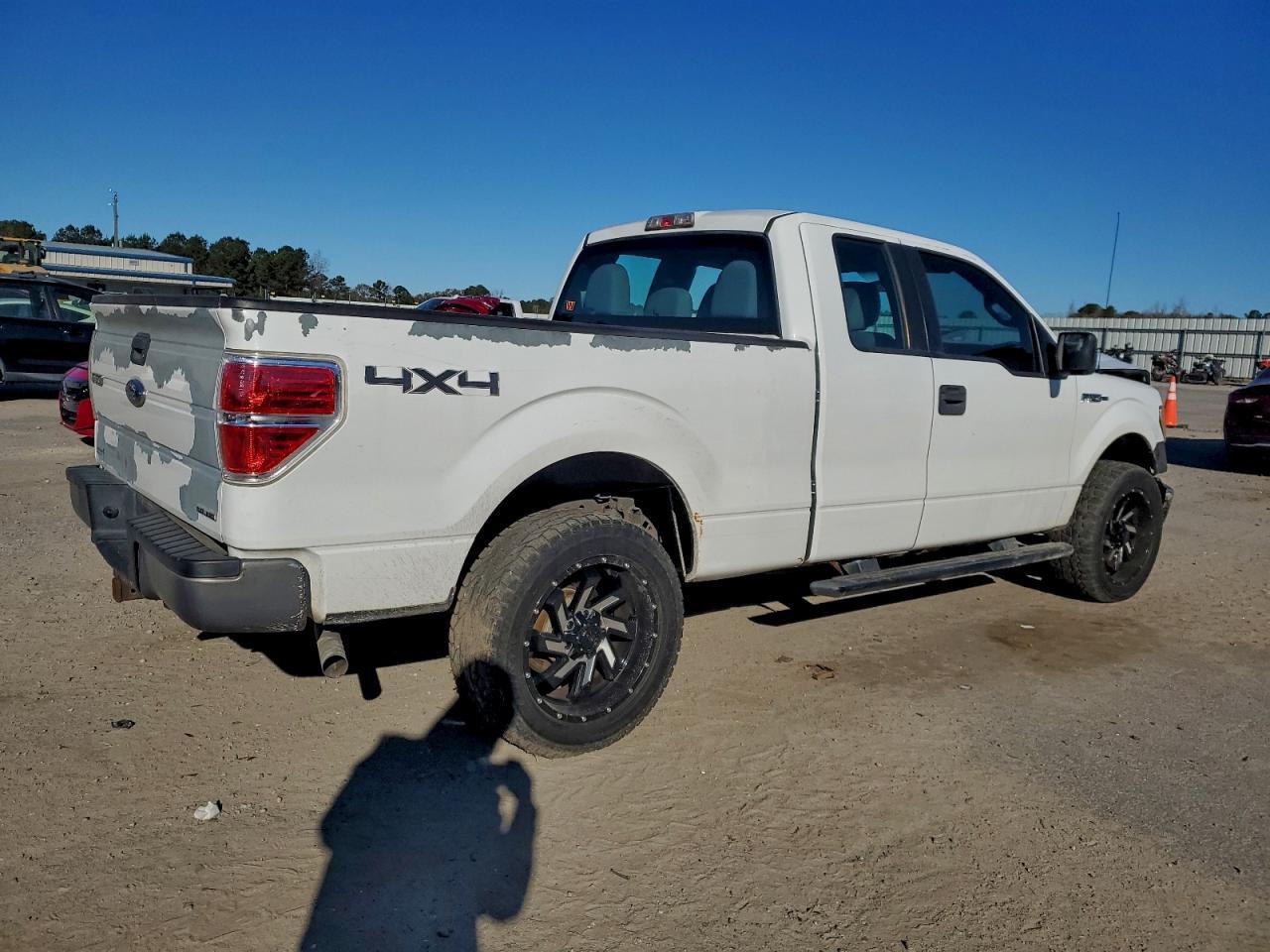 2011 Ford F150 Super Cab - Фото 3