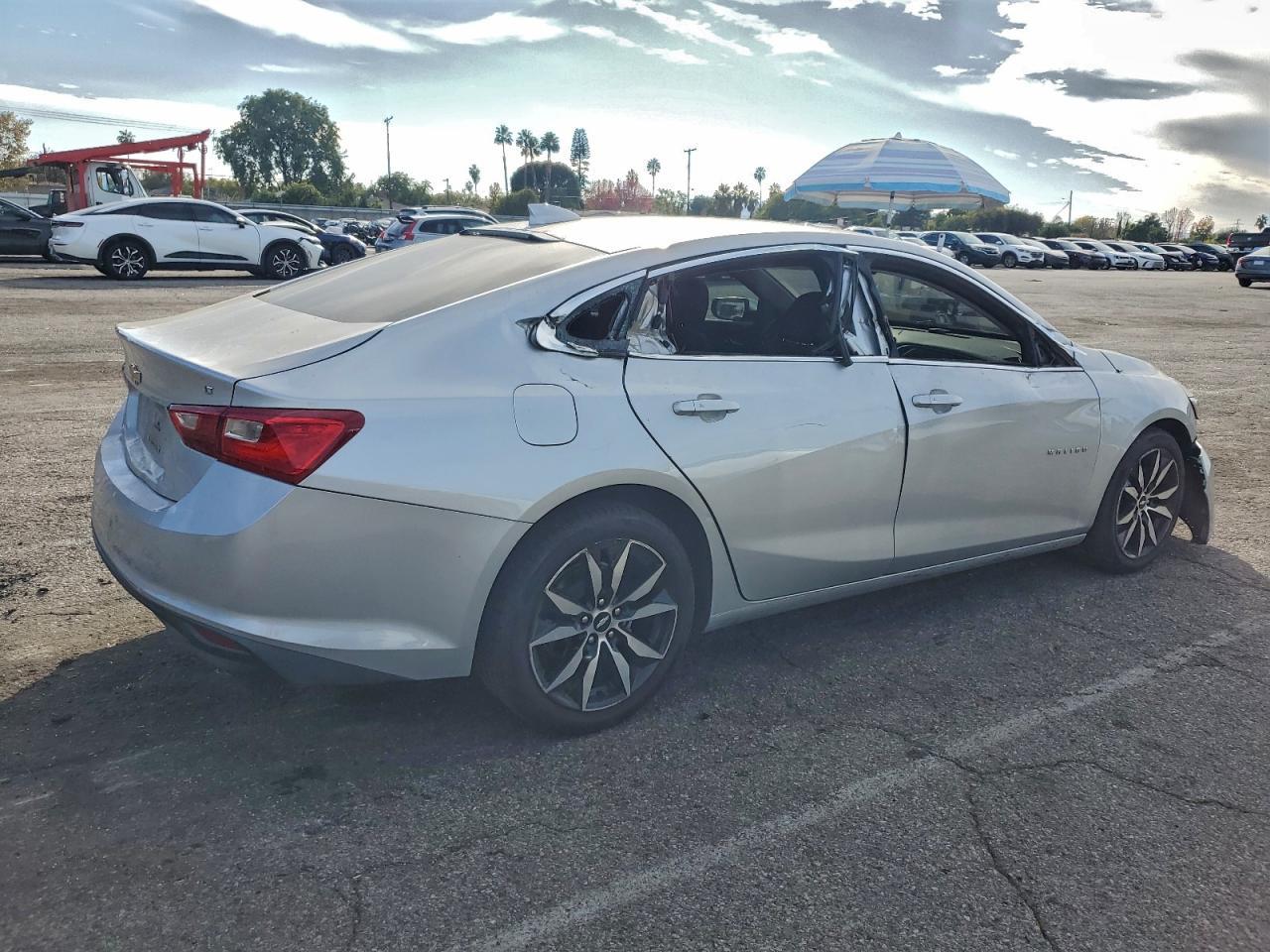 2018 Chevrolet Malibu Lt - Image 3
