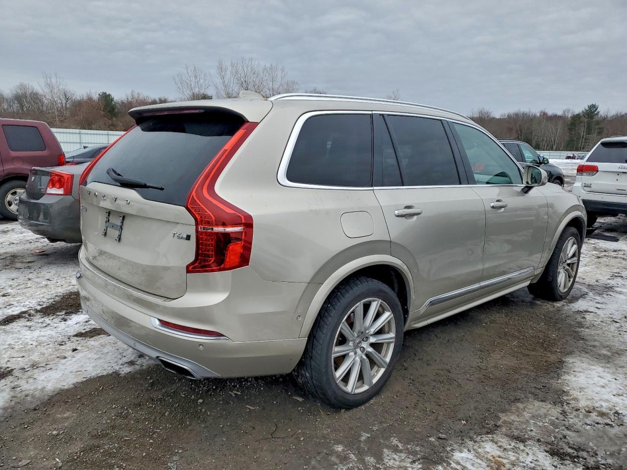 2016 Volvo Xc90 T6 - Image 3