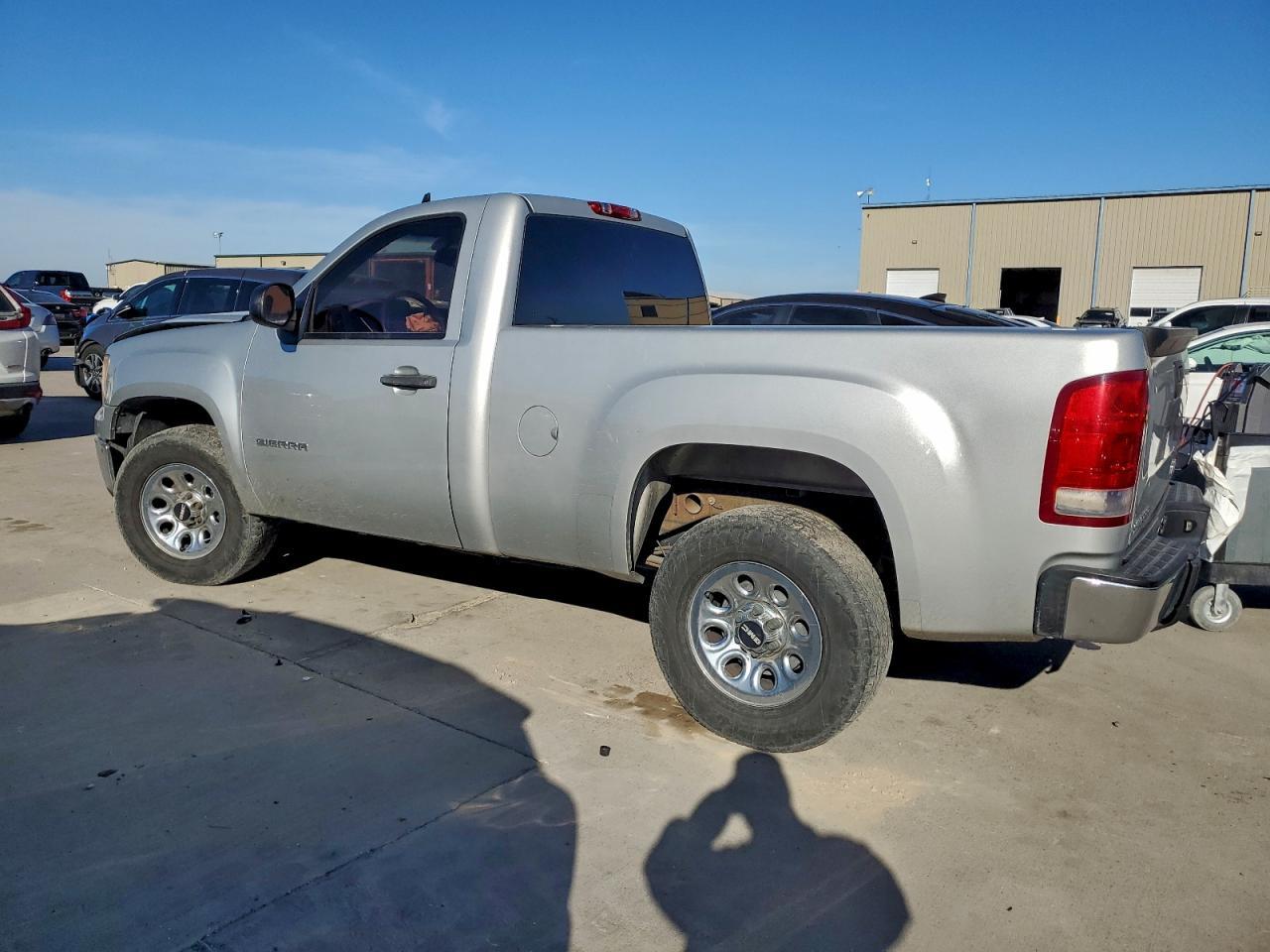 2010 GMC Sierra C1500 - Image 2