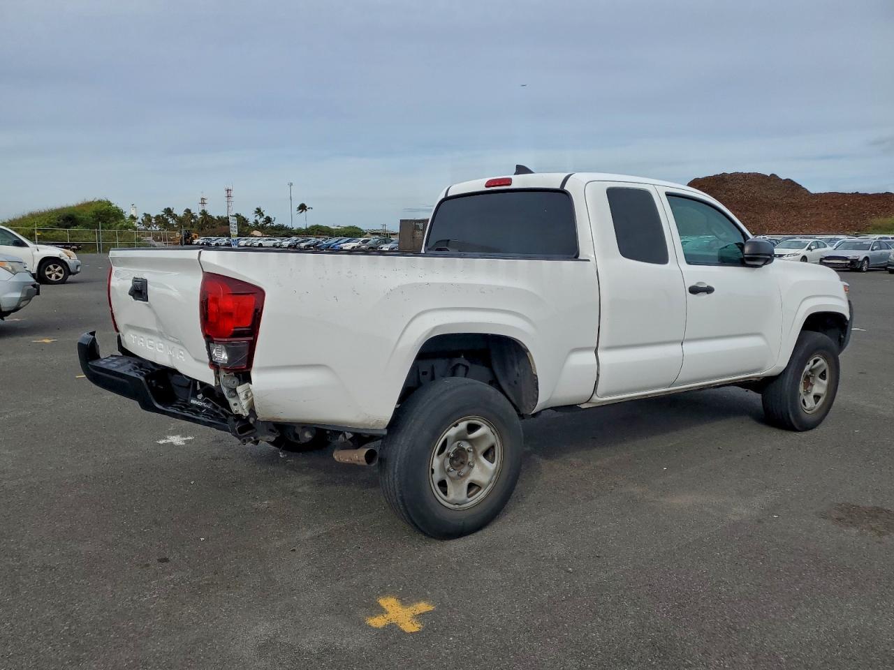 2021 Toyota Tacoma Access Cab - Image 3