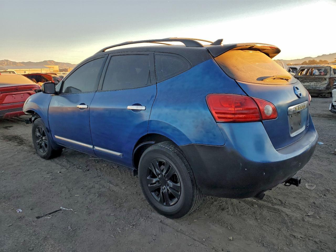 2014 Nissan Rogue Select S - Фото 2