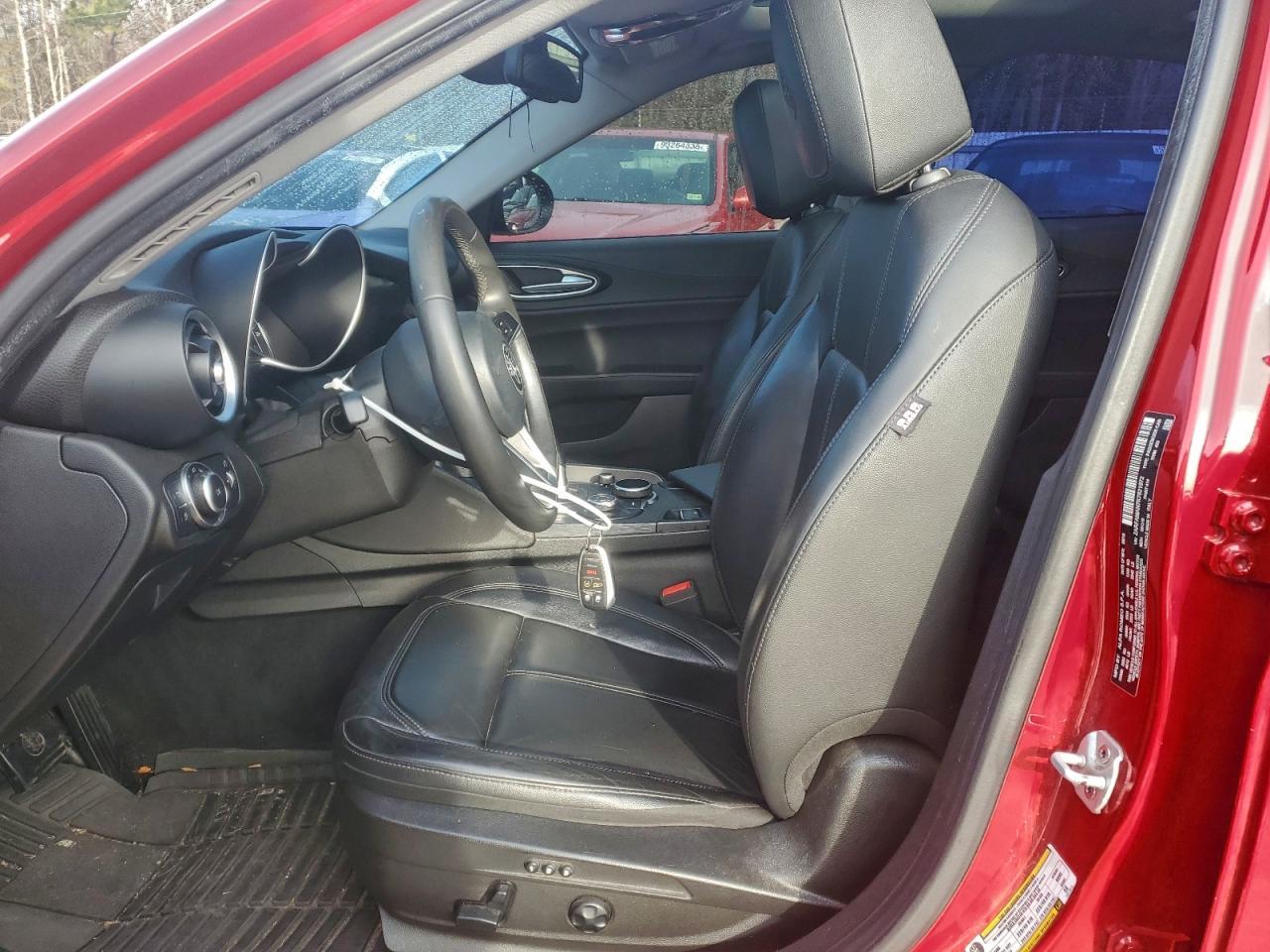 2019 Alfa Romeo Giulia - Image 7