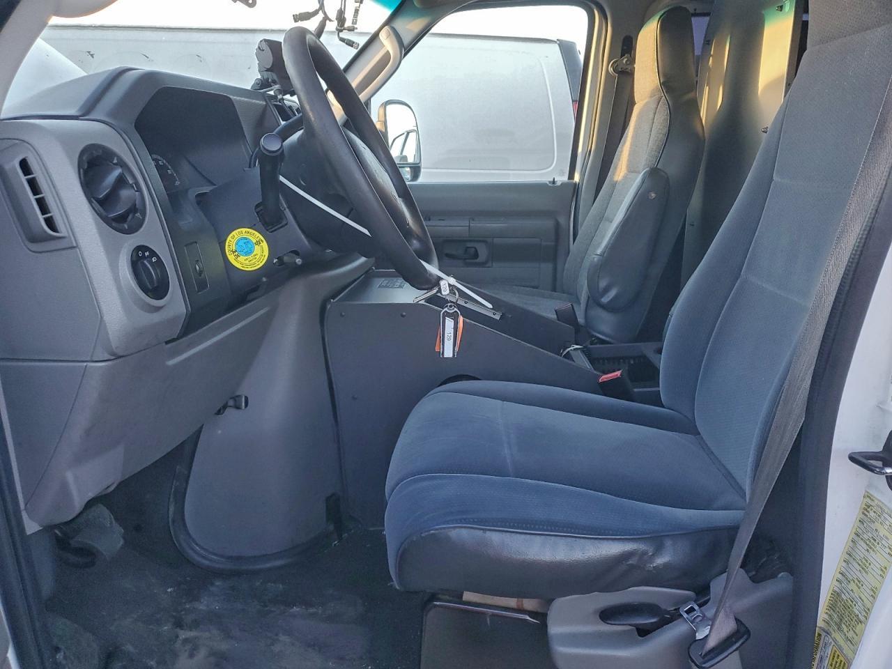 2014 Ford E350 Ambulance - Фото 7