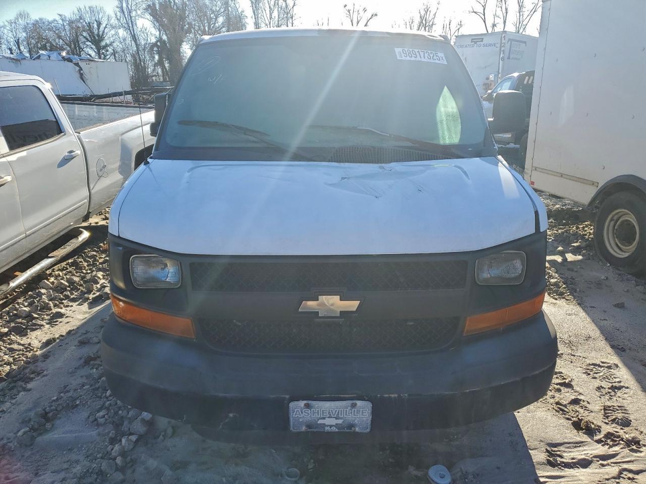 2011 Chevrolet Express G2500 - Image 5