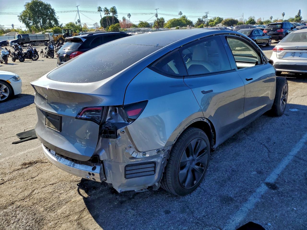 2025 Tesla Model Y - Image 3
