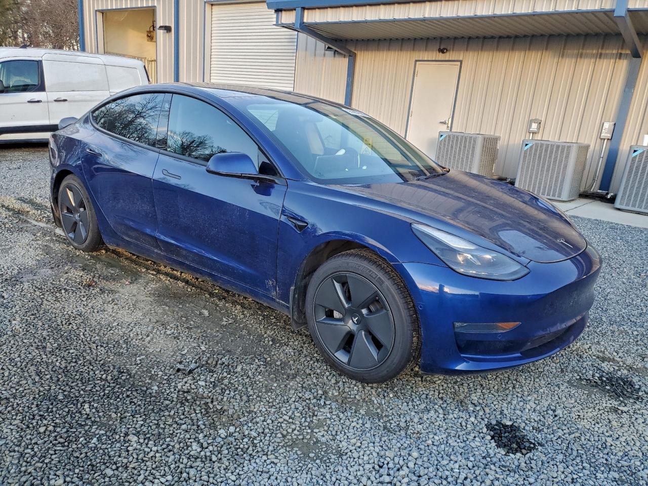 2022 Tesla Model 3 - Image 4