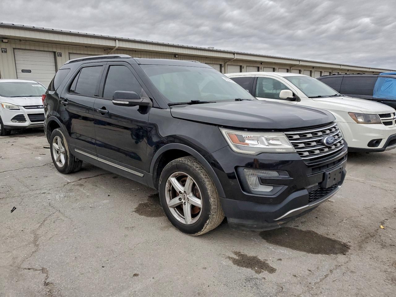 2017 Ford Explorer Xlt - Image 4