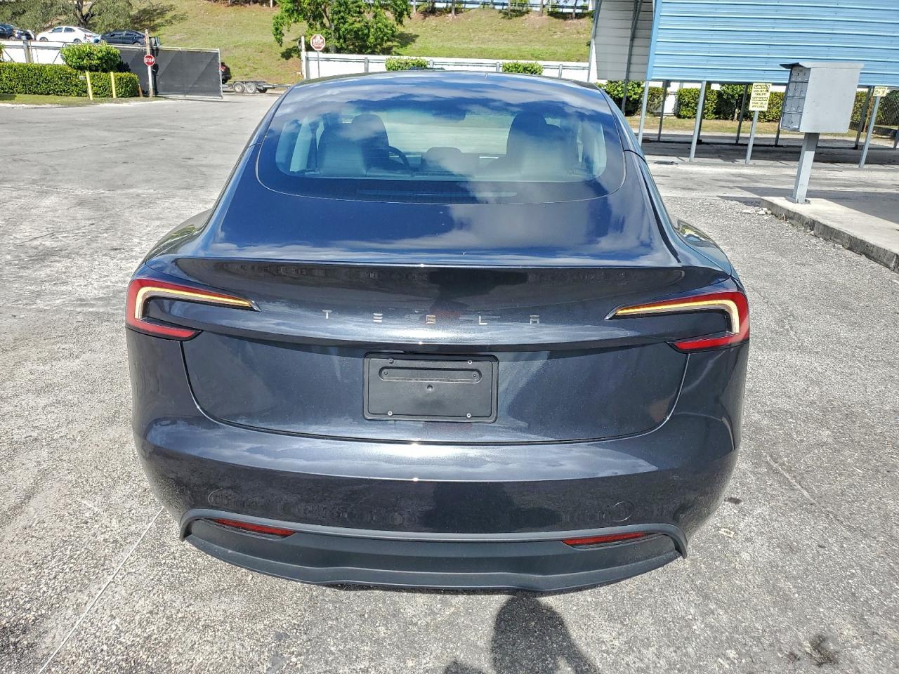 2024 Tesla Model 3 - Image 6