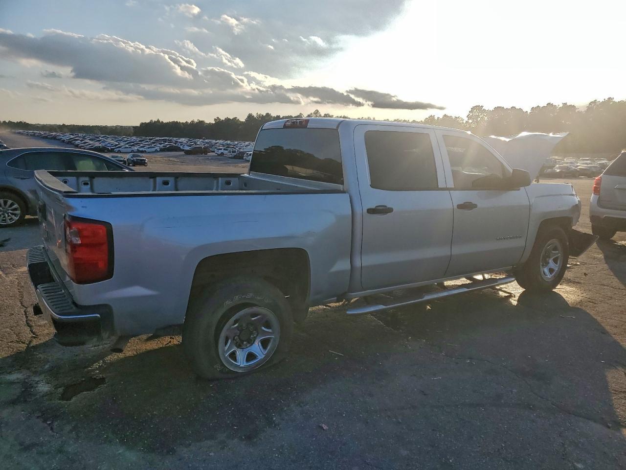 2017 Chevrolet Silverado C1500 - Фото 3