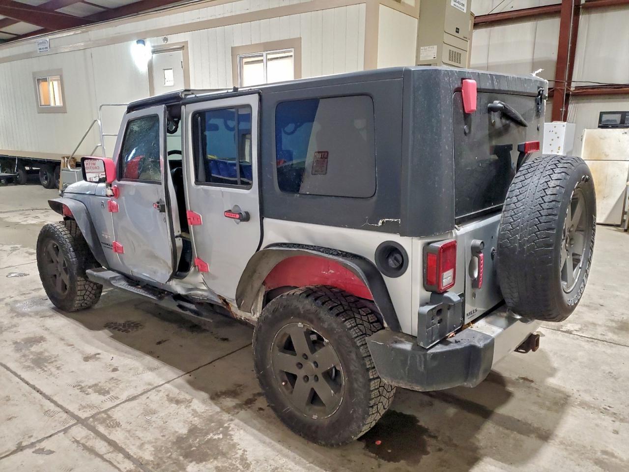 2008 Jeep Wrangler Unlimited Sahara - Image 2