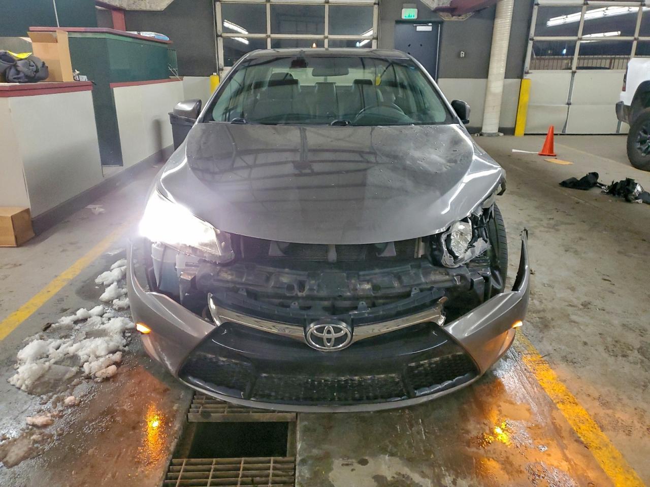2015 Toyota Camry Le - Фото 5