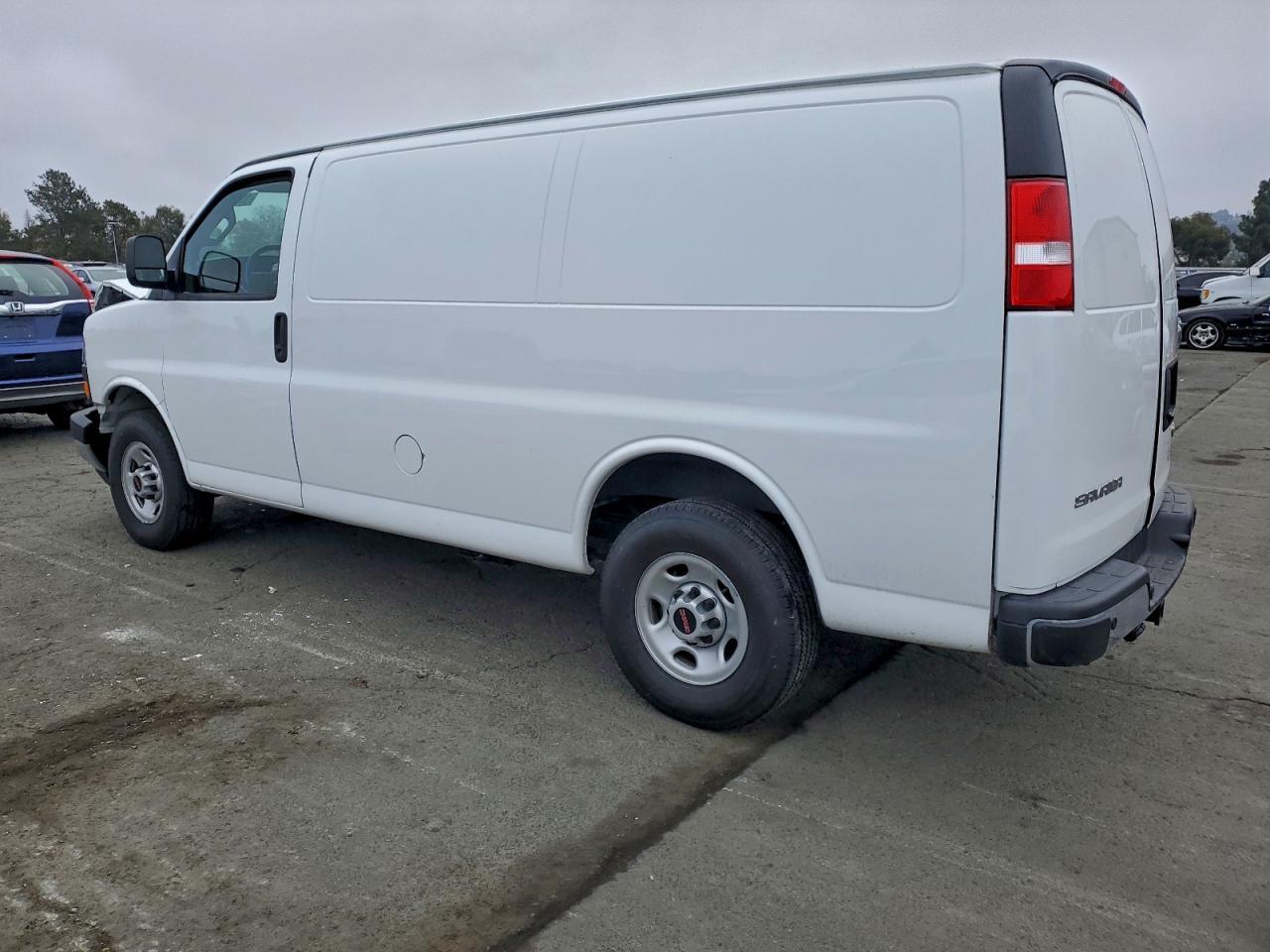 2024 GMC Savana Delivery Van - Image 2