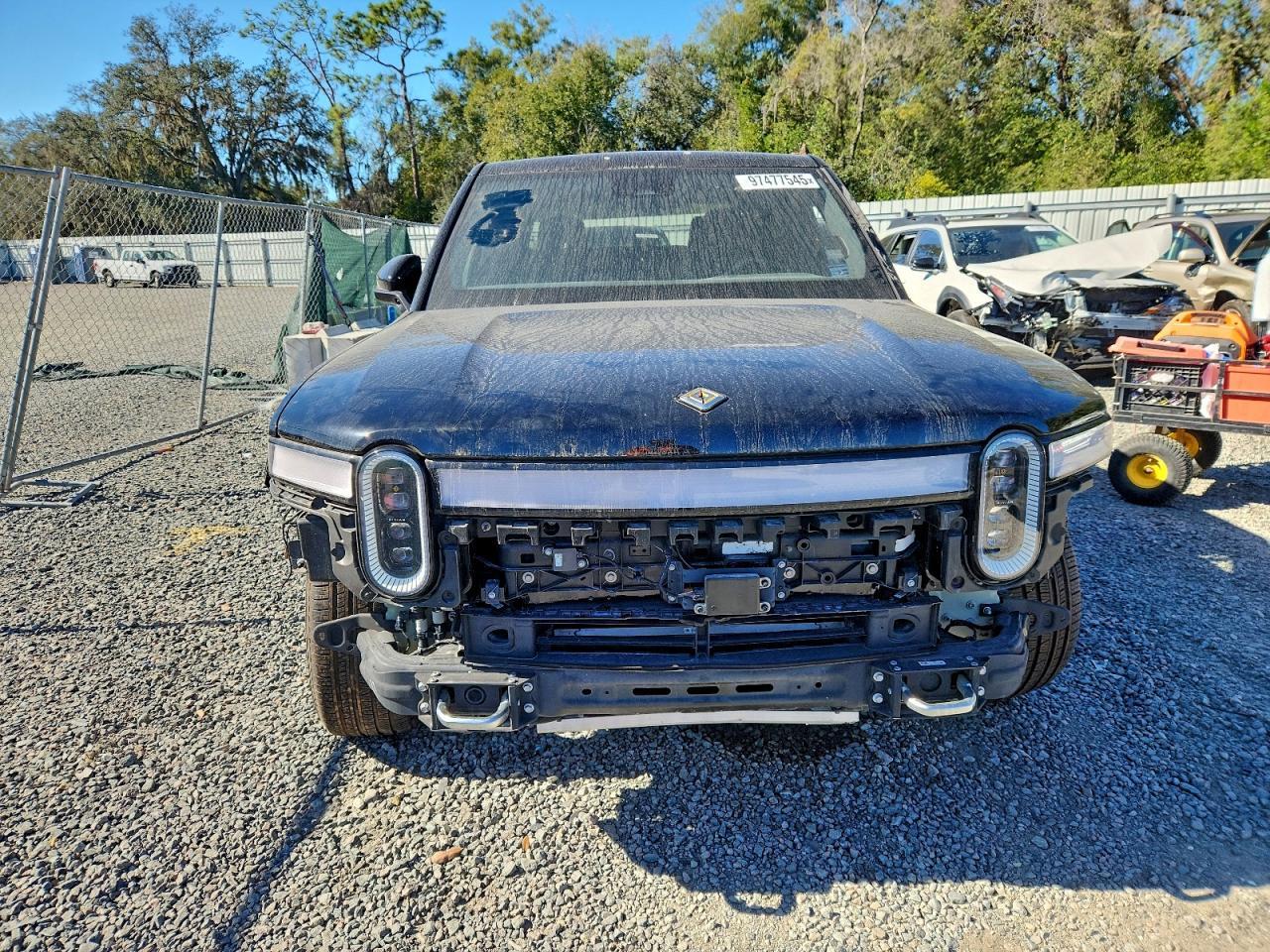 2022 Rivian R1T Adventure - Фото 5