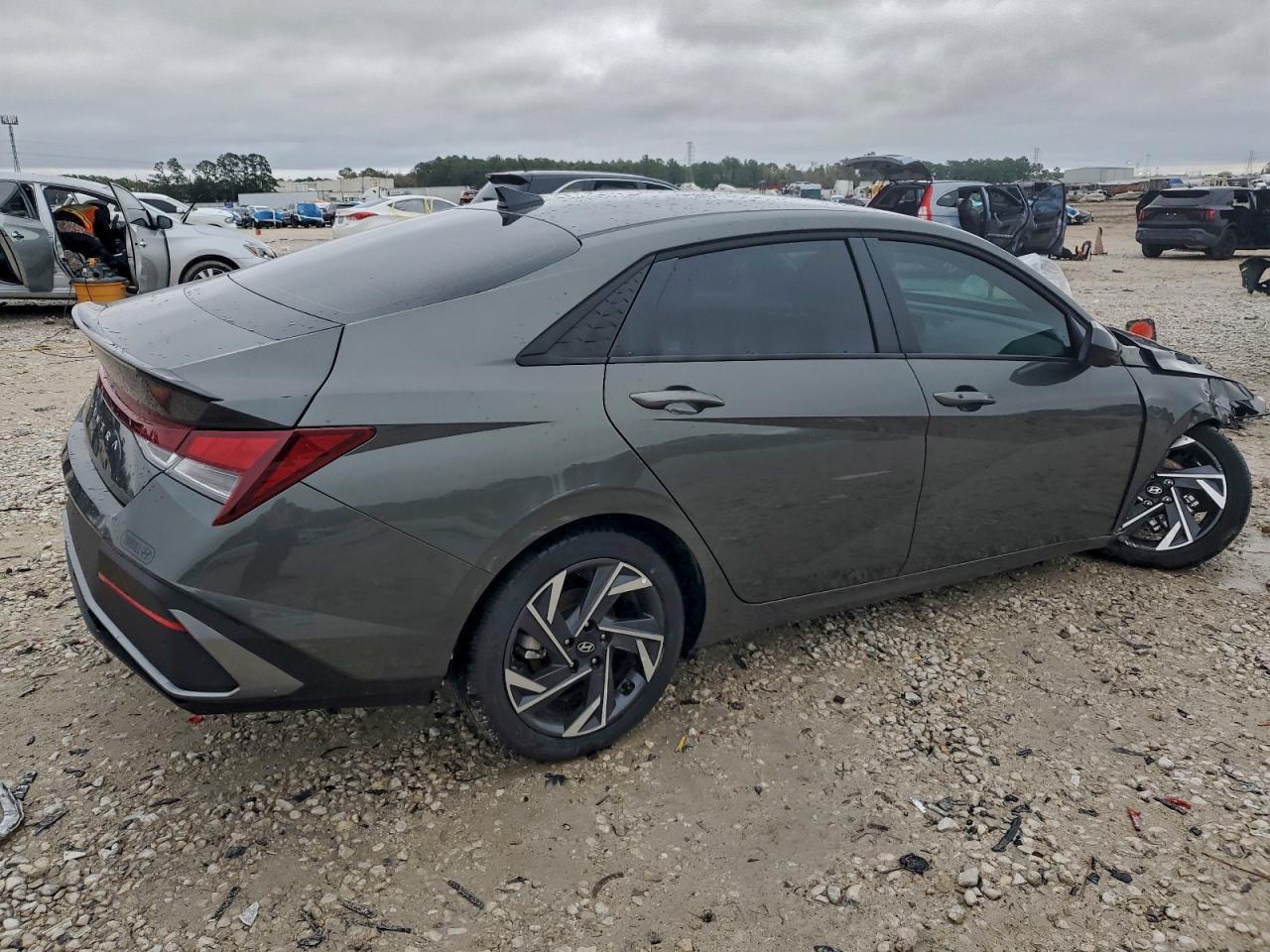 2025 Hyundai Elantra Sel Sport - Фото 3