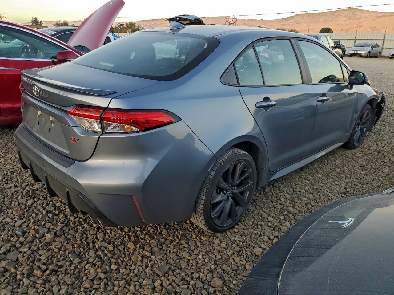 2024 Toyota Corolla Se - Фото 3