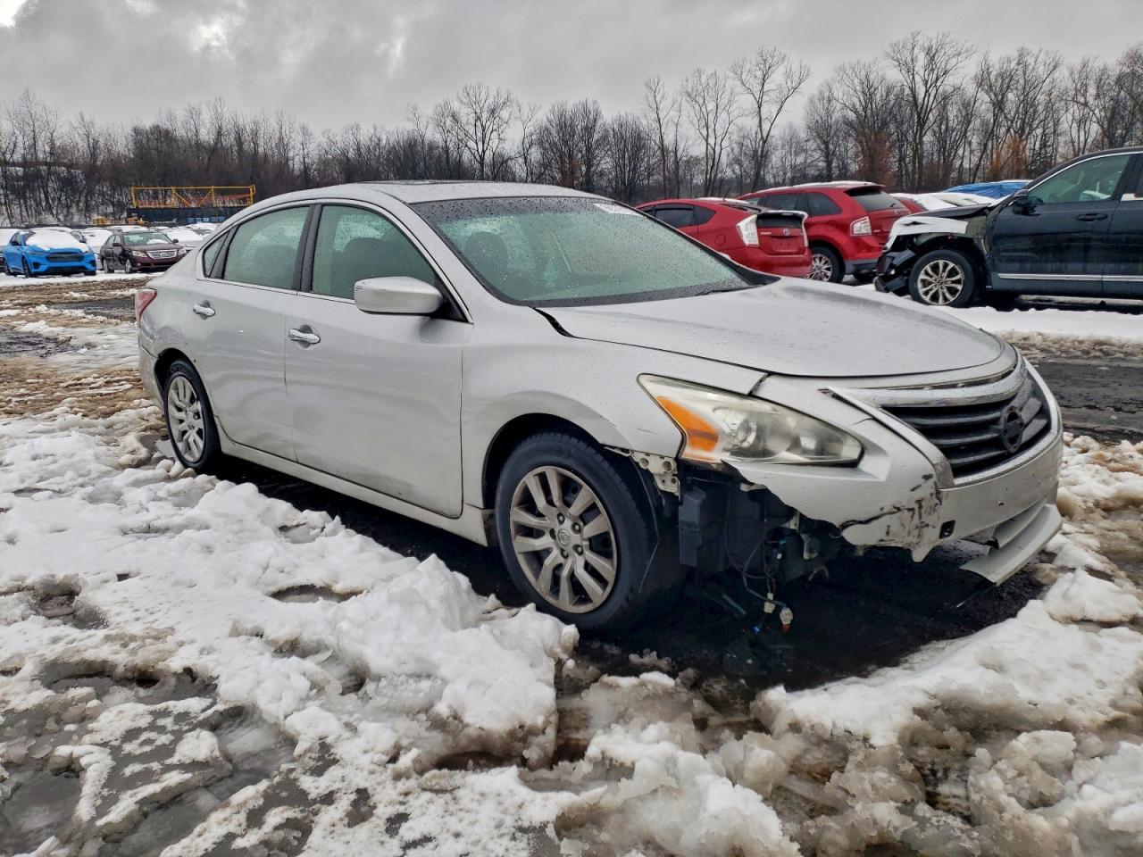 2013 Niss Altima 2.5 - Image 4