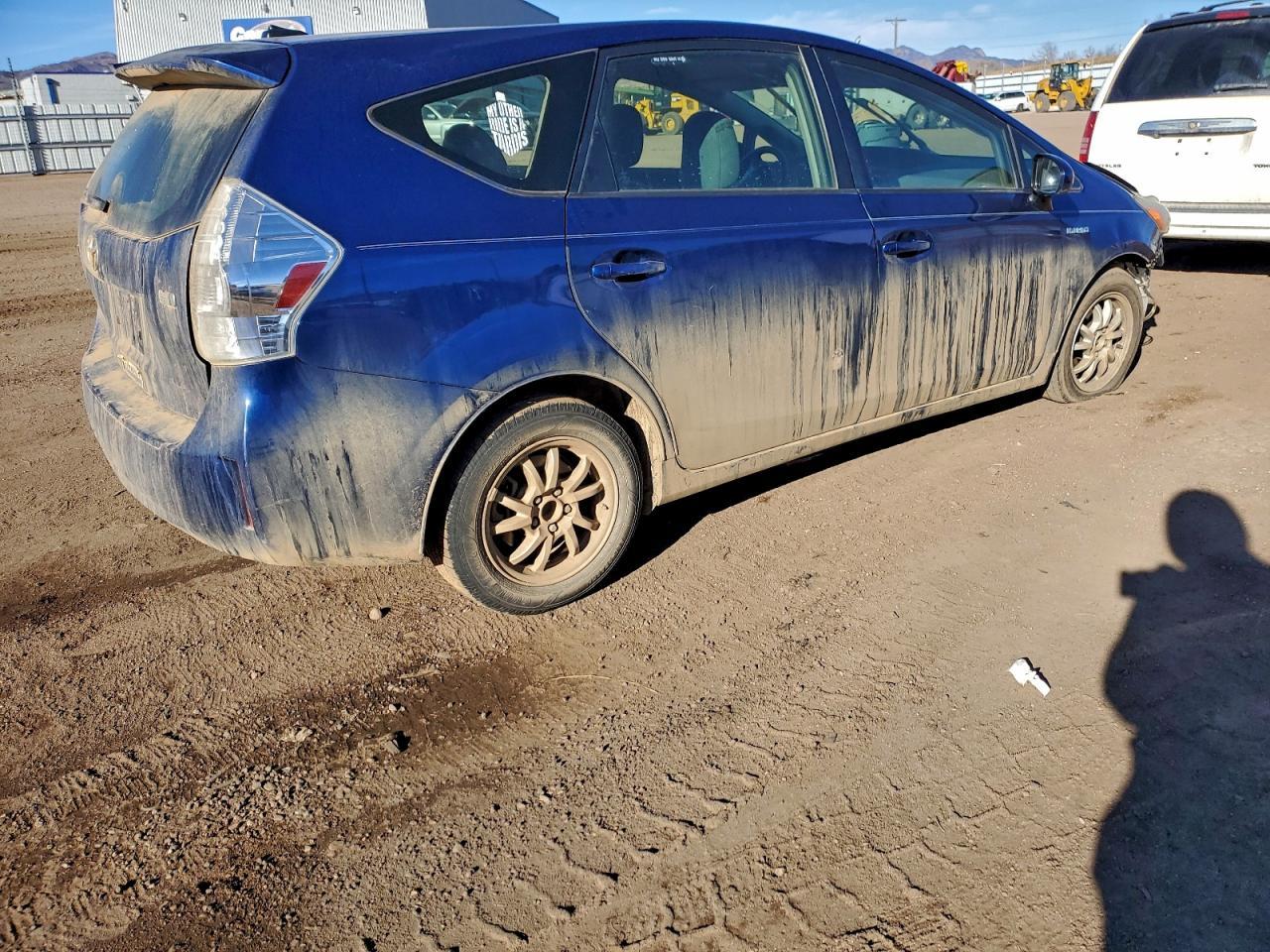 2013 Toyota Prius V - Image 3