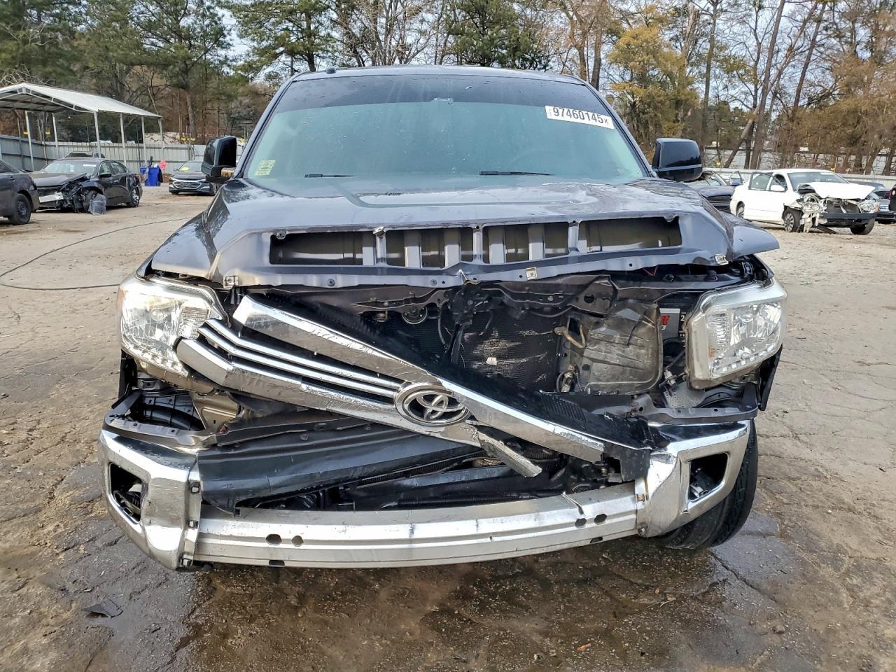 2016 Toyota Tundra Double Cab Sr - Image 5