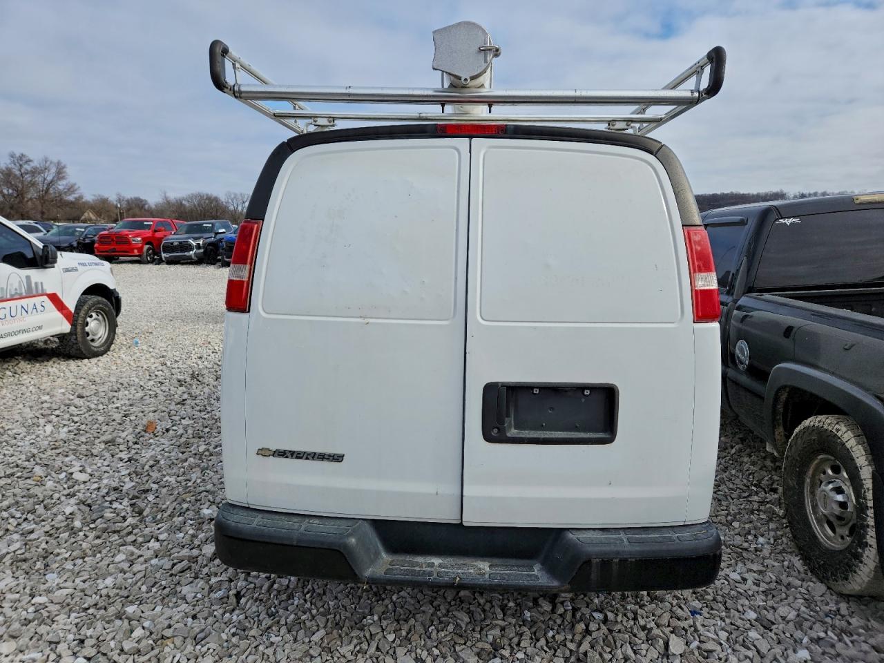 2017 Chev Express G2500 - Image 6