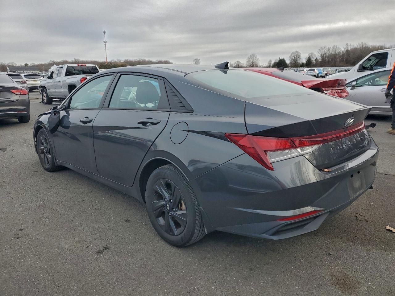 2023 Hyundai Elantra Sel - Image 2
