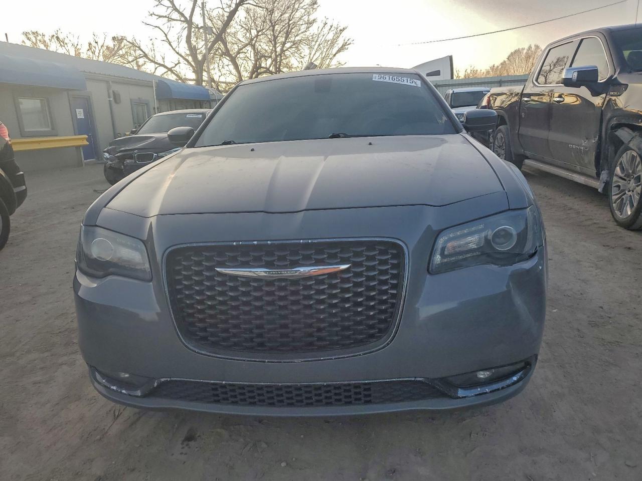 2019 Chrysler 300 S - Image 5