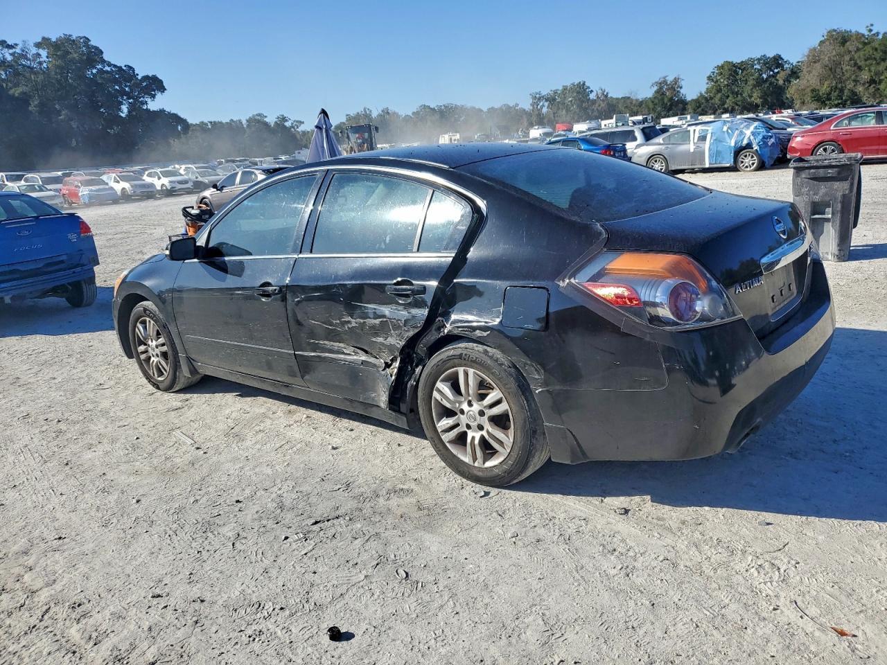 2010 Nissan Altima Base - Фото 2