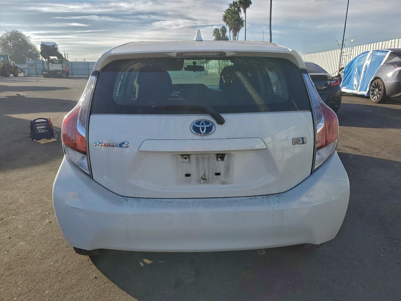 2015 Toyota Prius C Two - Фото 6