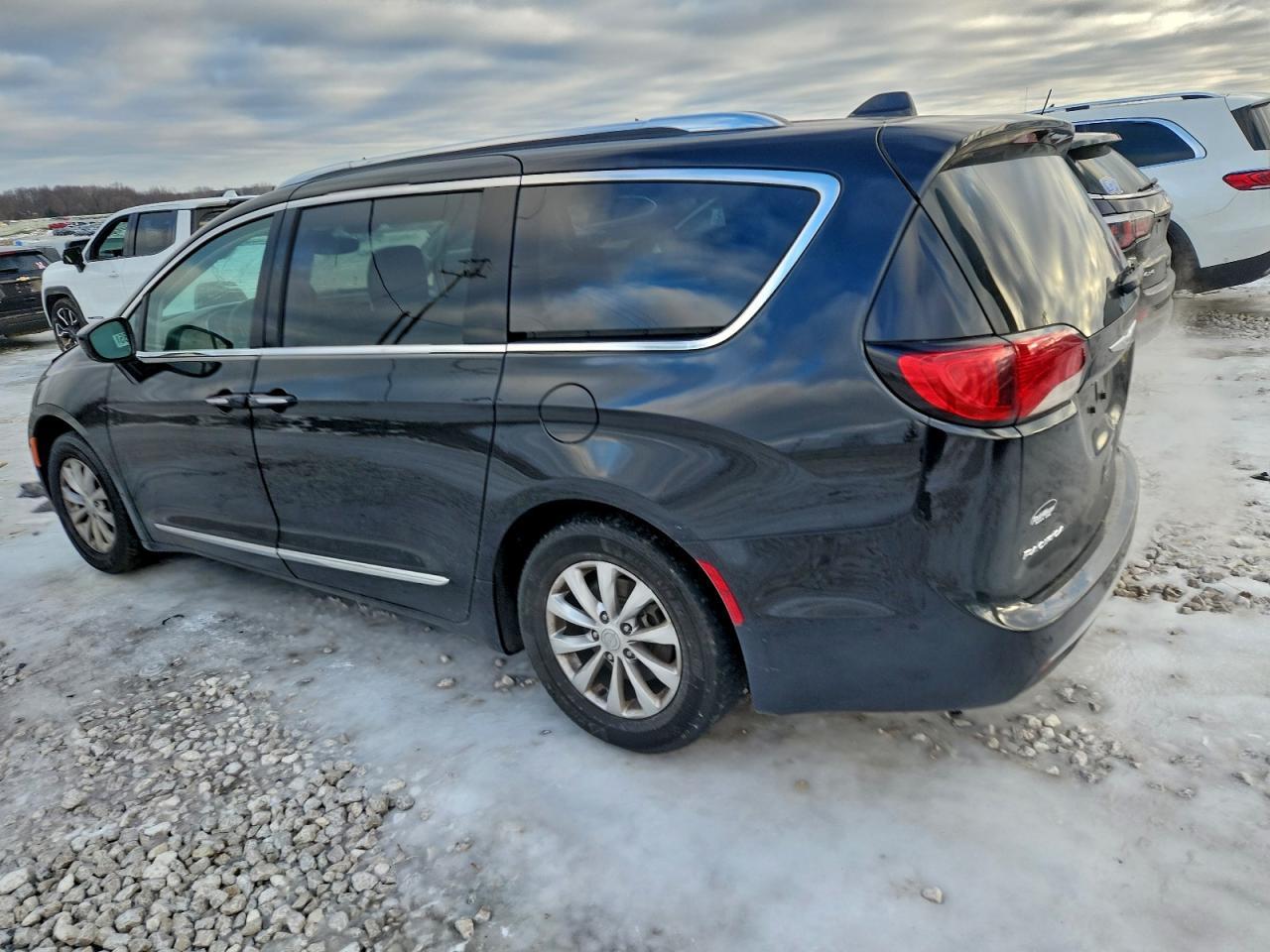 2018 Chrysler Pacifica Touring L Plus - Фото 2