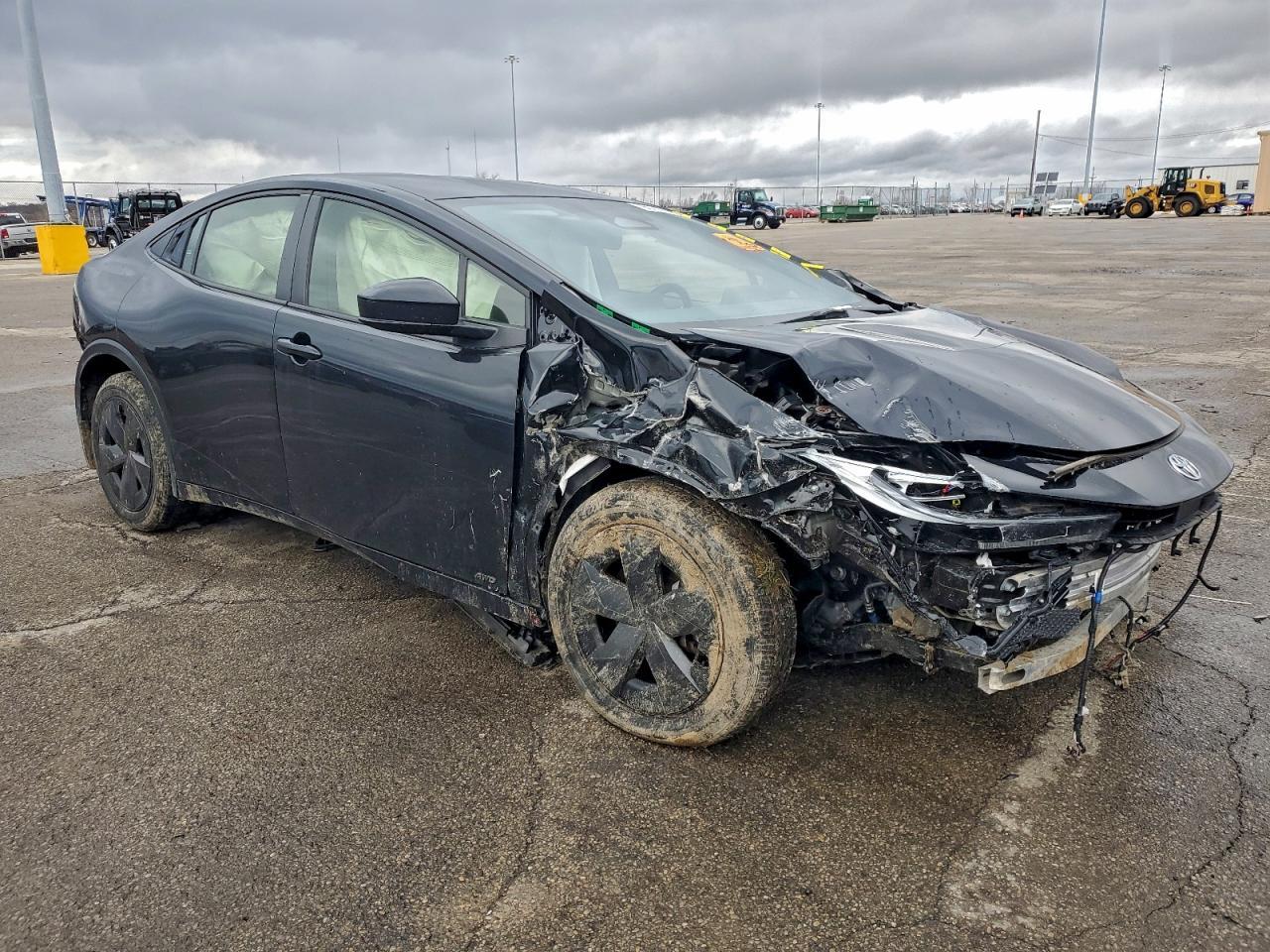 2023 Toyota Prius Le - Image 4