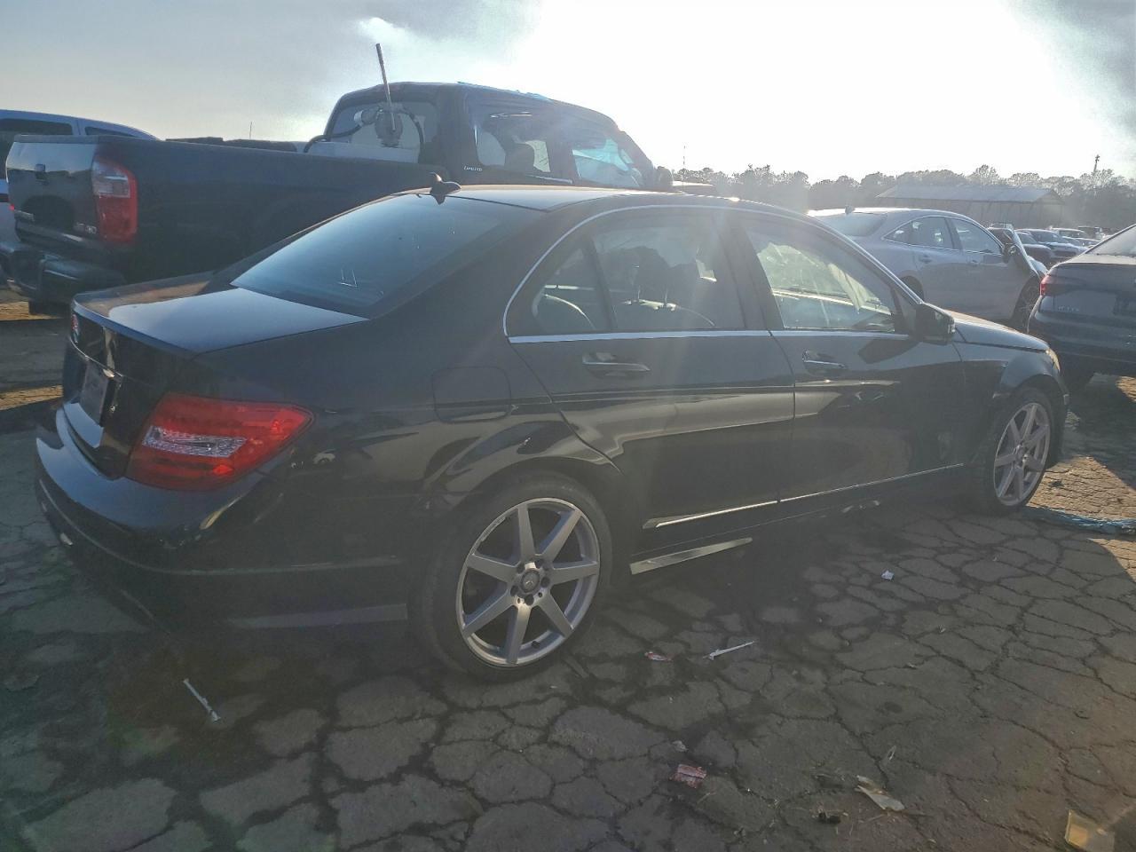 2014 Mercedes-Benz C 250 - Фото 3