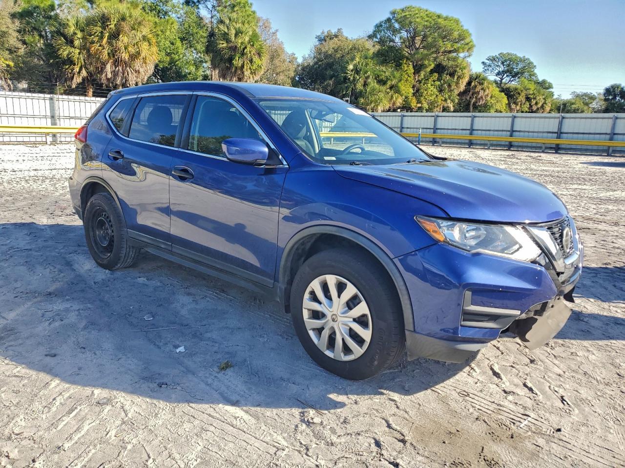 2018 Nissan Rogue S - Фото 4