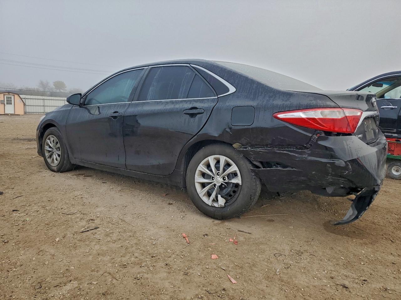2015 Toyota Camry Le - Image 2
