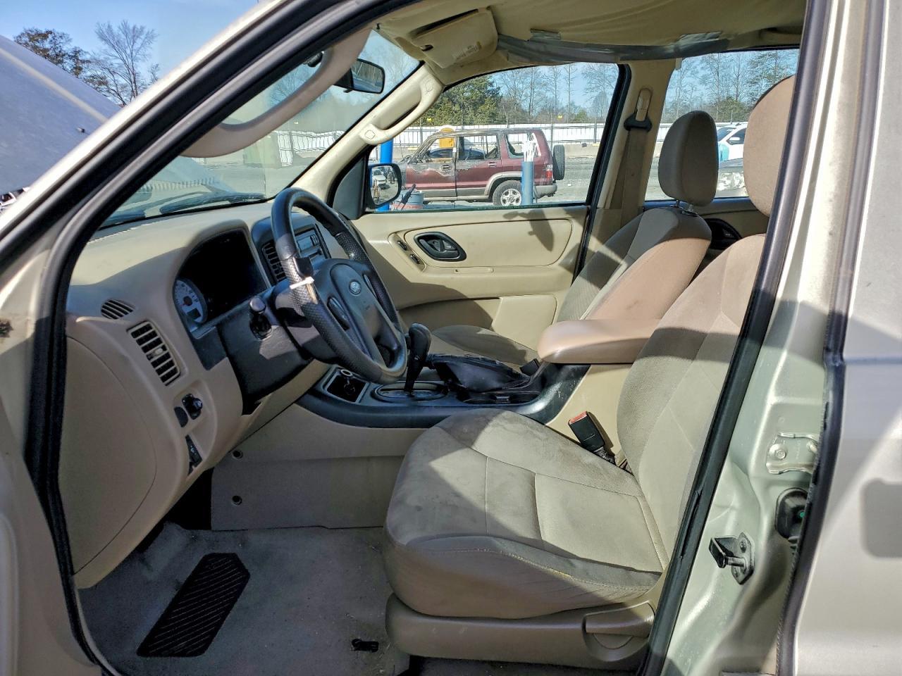 2005 Ford Escape Xls - Image 7