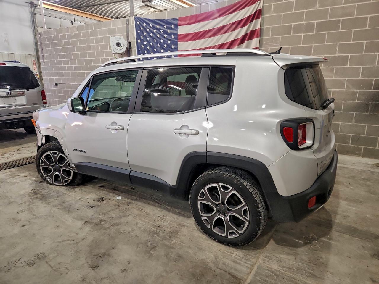 2015 Jeep Renegade Limited - Фото 2