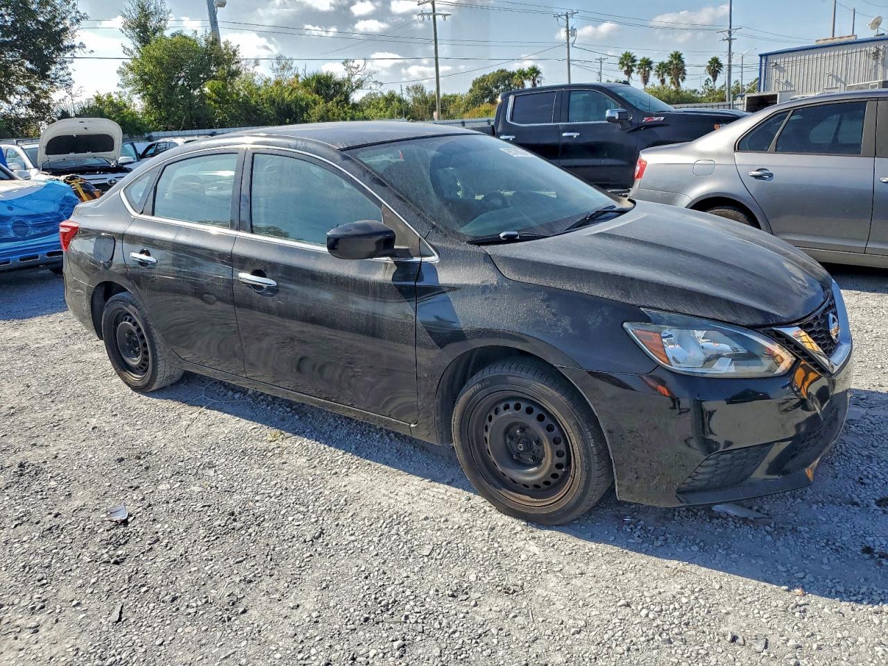 2016 Nissan Sentra S - Фото 4