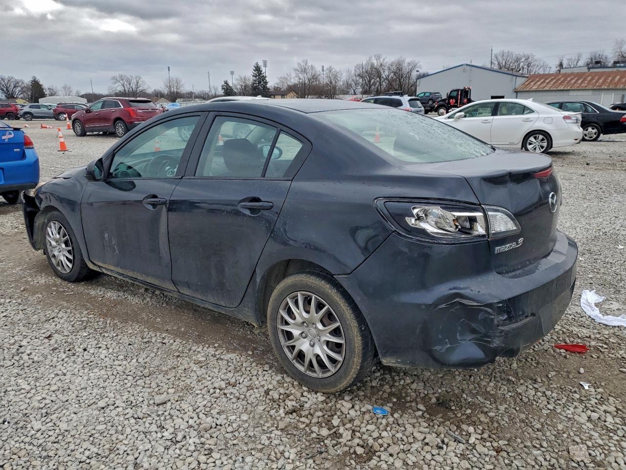 2013 Mazda 3 I - Image 2