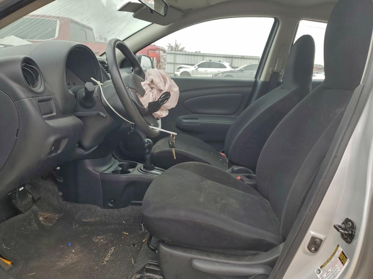 2013 Nissan Versa S - Фото 7