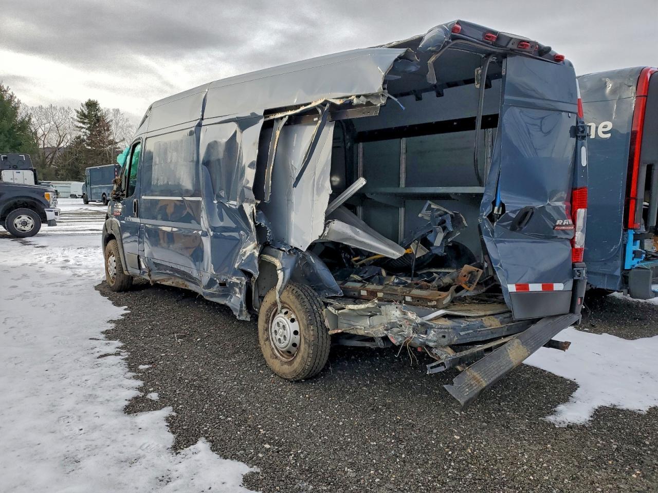 2021 Ram Promaster 3500 Delivery Van - Фото 2